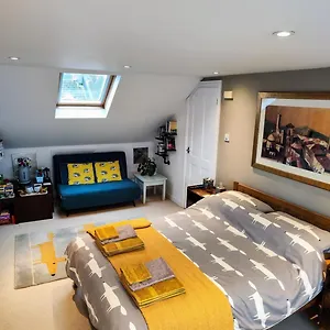 large-light-loft-room-en-suite.brighton-hotels-england.com/